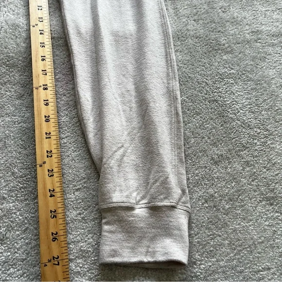 LULULEMON Warm Down High Rise Jogger Size 4 Soft Cozy Trendy Stylish Athletic - Picture 8 of 9